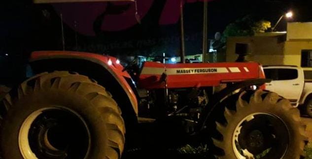Tractor hurtado de la prefectura de Ponta Porã fue recuperado en la Colonia Cerro Cora'i