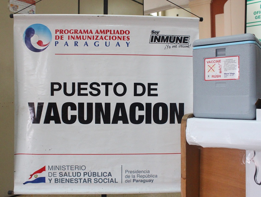 Vacunatorio del Hospital Regional abierto a recibir pacientes
