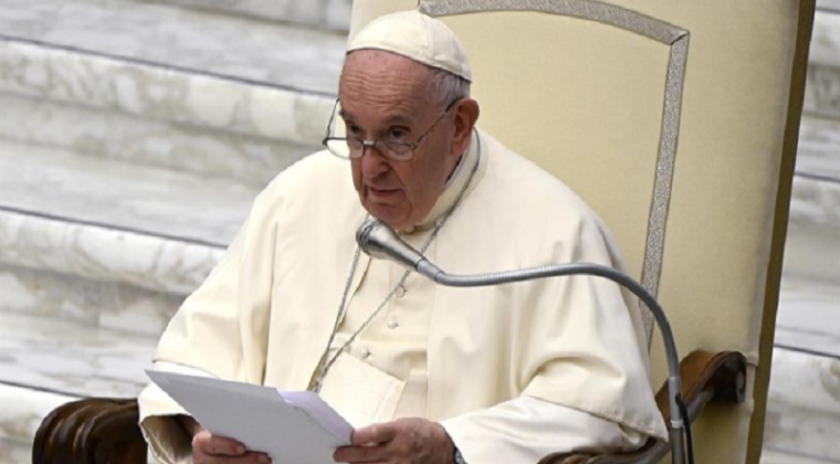 El papa condena la creciente “espiral de muerte” en Oriente Medio