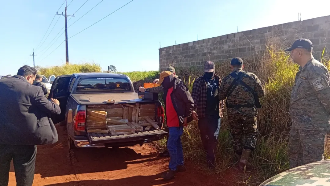 Zanja Pyta: Camioneta repleta de marihuana es interceptada por agentes de GEO